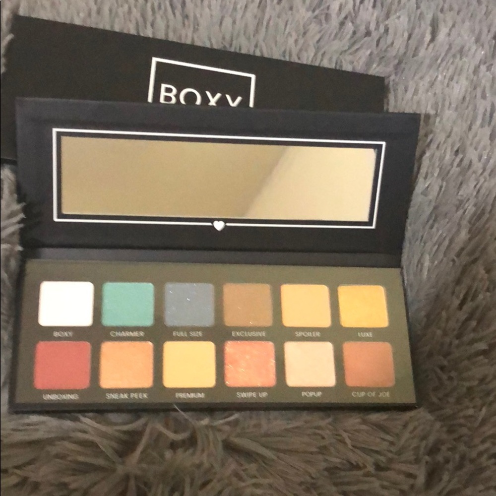 Eyeshadow palette